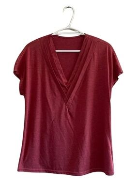 4/$20➡️  Emery Rose Marled Red T-Shirt Pleated V-Neck – Size Large GUC